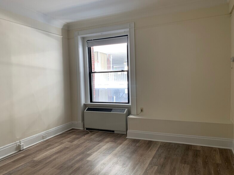 Building Photo - 62 Boylston St