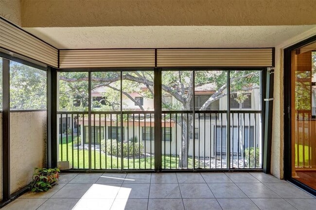 Building Photo - 3407 Emerald Oaks Dr