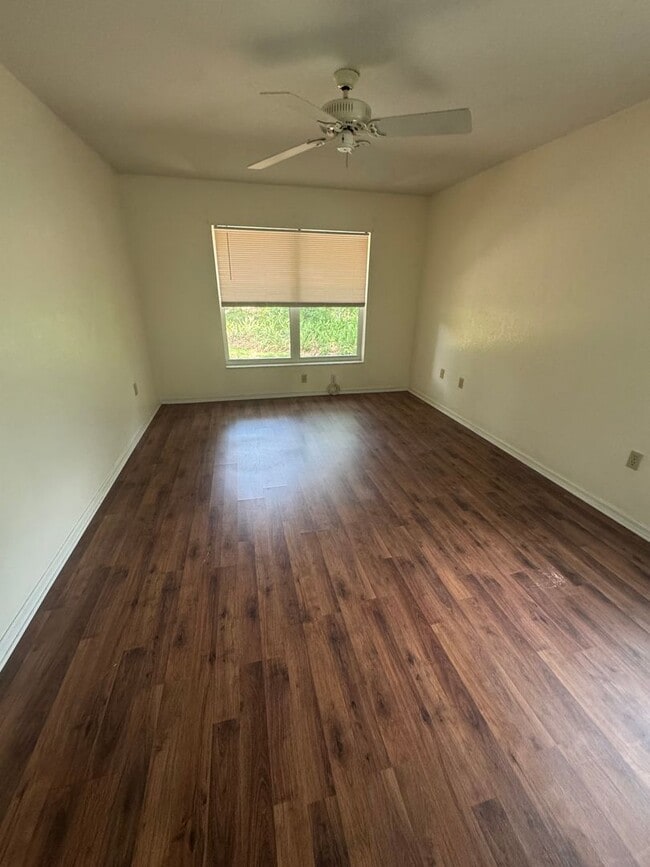 Building Photo - Charming 2BR/2BA Villa with 1-Car Garage i...