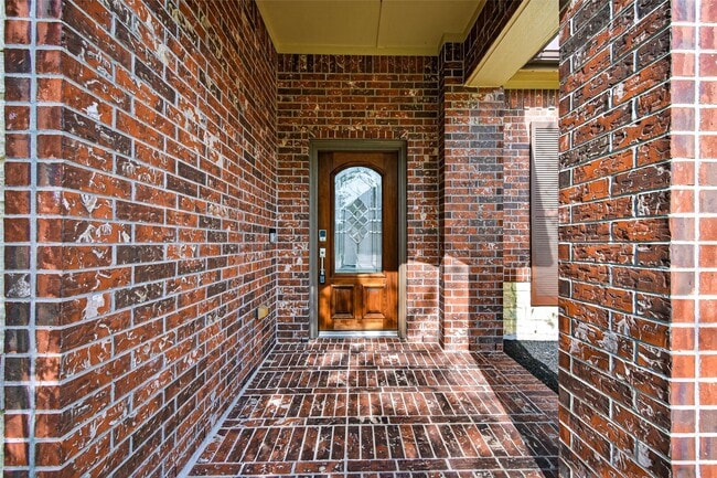 Building Photo - 613 West Fork