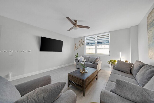 Building Photo - 4250 Galt Ocean Dr
