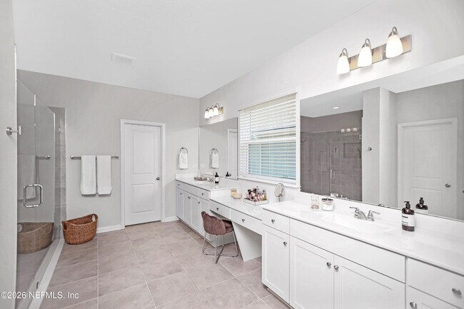 Building Photo - 179 Horsetail Ct