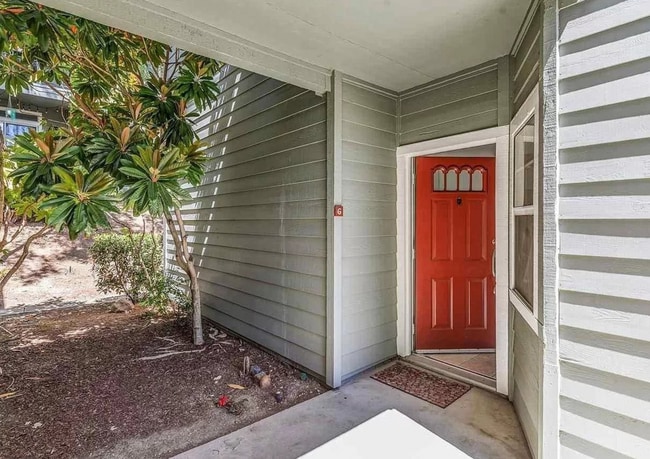 Building Photo - Fabulous Canyon Meadows Condo - Move-In Re...