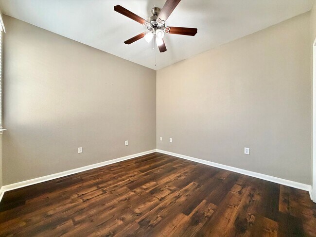 Building Photo - 3300 Forest Creek Dr