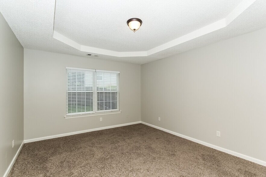 Building Photo - 345 Breeze Mdw