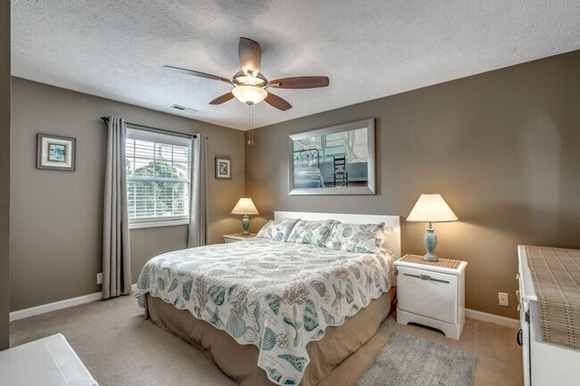 Building Photo - 549 White River Dr