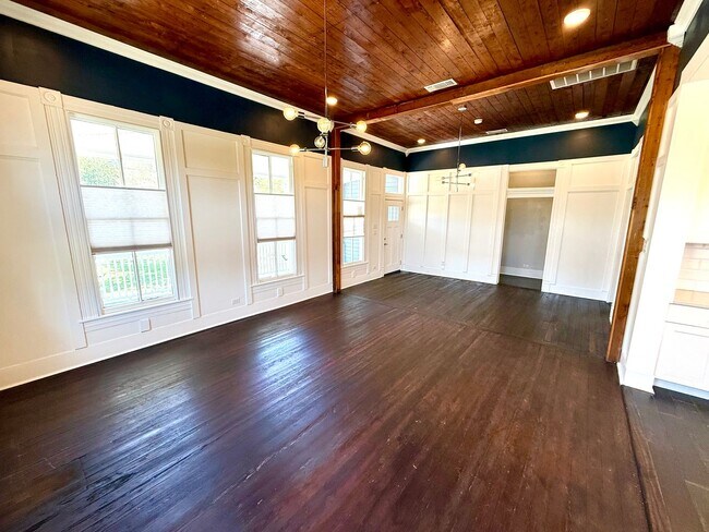 Building Photo - *COMING SOON* Jaw Dropping 4 Bedroom / 3 Bath Home Near Downtown!
