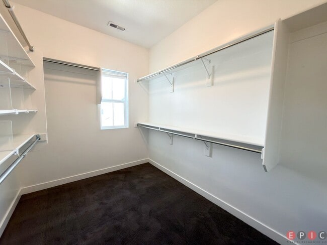 Building Photo - Beautiful Home in Lehi
