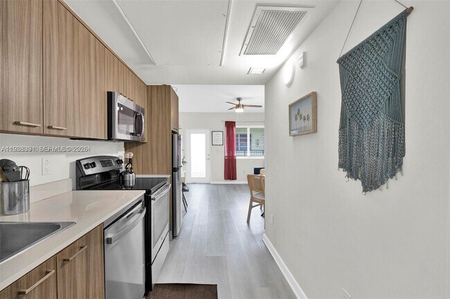 Building Photo - 740 Meridian Ave