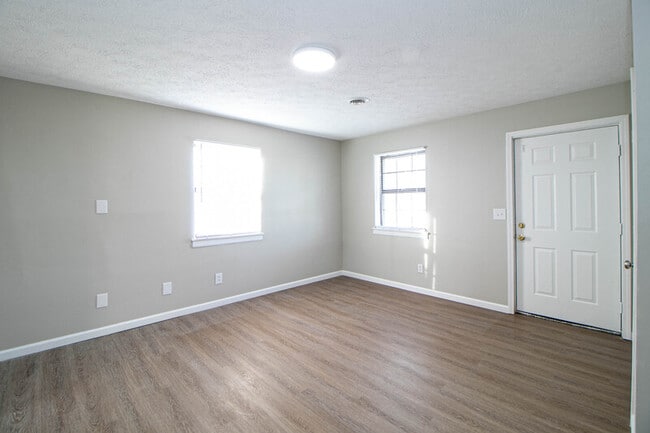 Building Photo - 404 -10 Thompsonville Lane