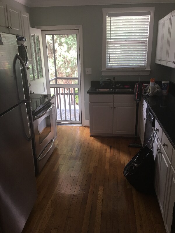 Building Photo - 3407 River Dr