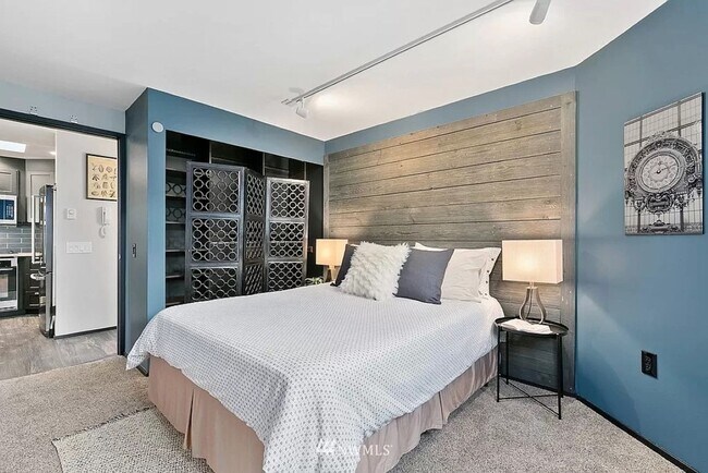 Building Photo - 2Bd/2Ba Seattle Condo