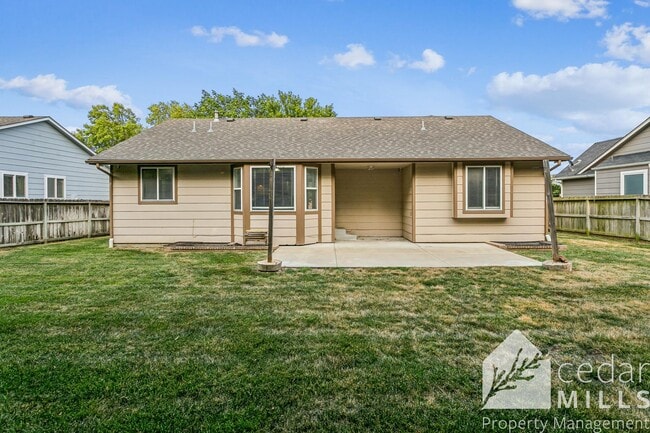 Building Photo - 2315 N Brandon Cir