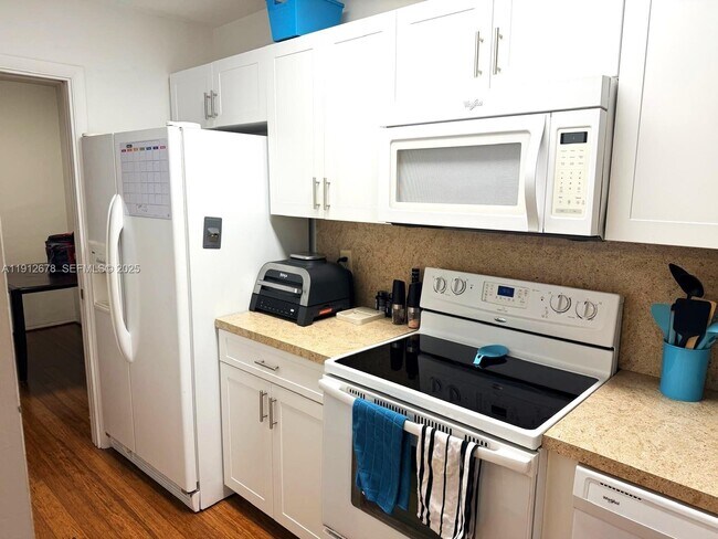 Building Photo - 1818 Rodman St