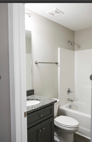 Building Photo - 385 Harrel St