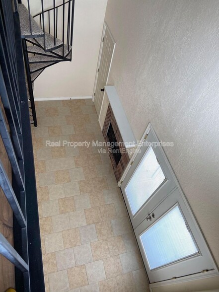 Building Photo - 11530 N May Ave