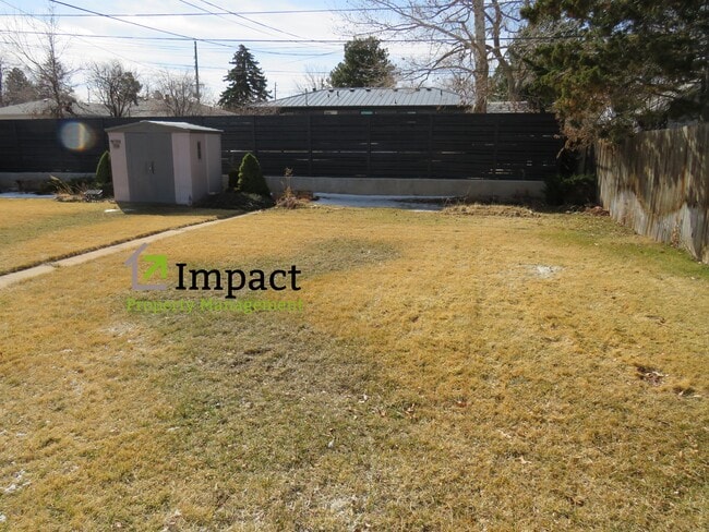 Building Photo - 5564 E Utah Pl