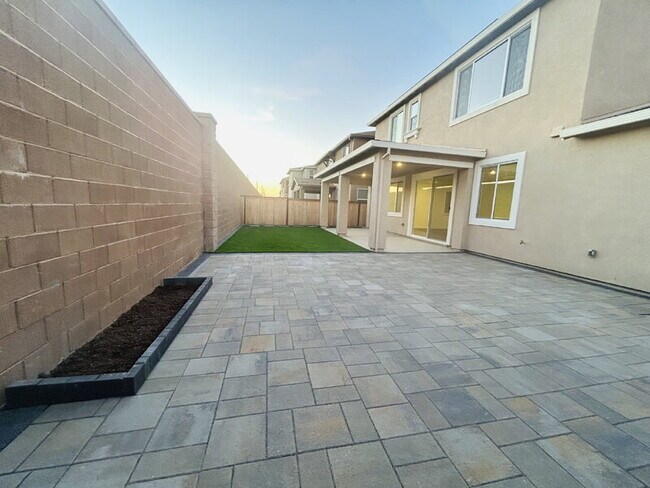 Building Photo - 3760 Oyster Pt Wy