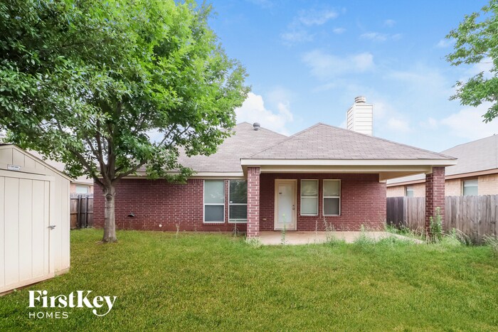 Building Photo - 1124 Manhassett Ct