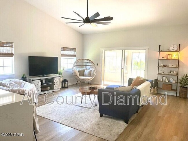 Building Photo - 205 Covington St