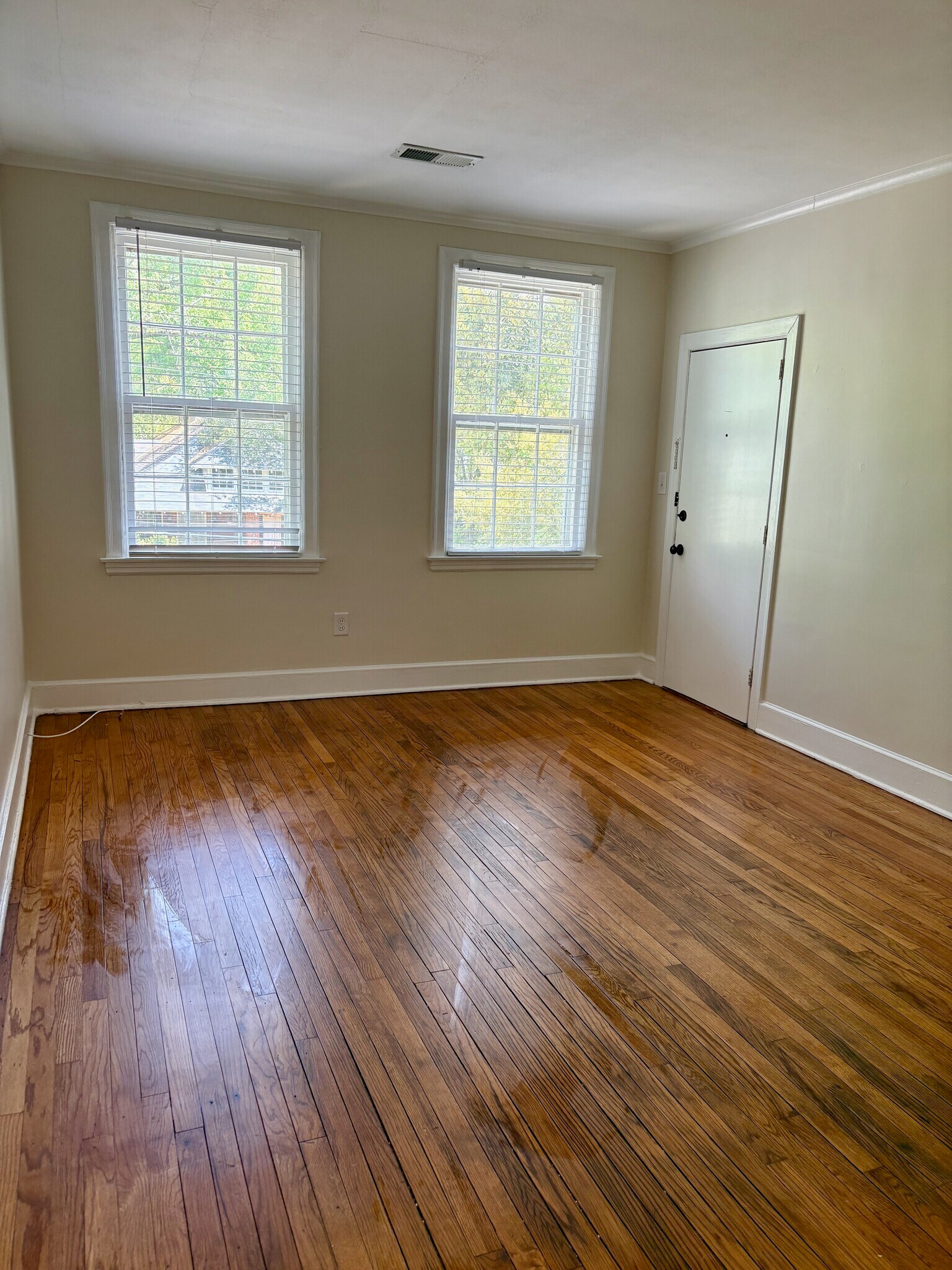 Building Photo - 120 Corbin Ave