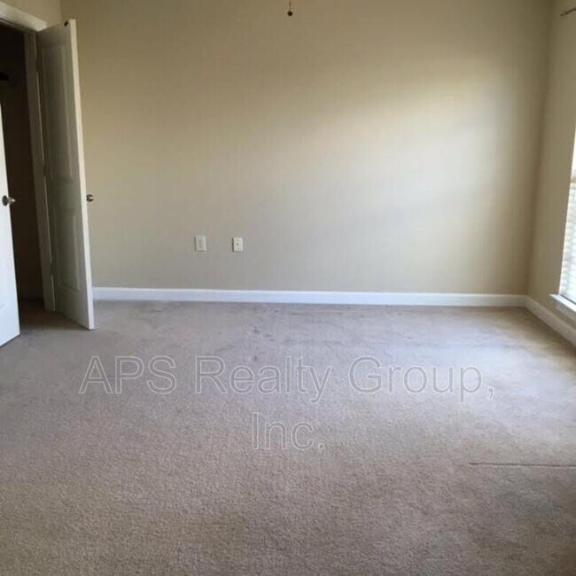 Building Photo - 378 Summergate Dr
