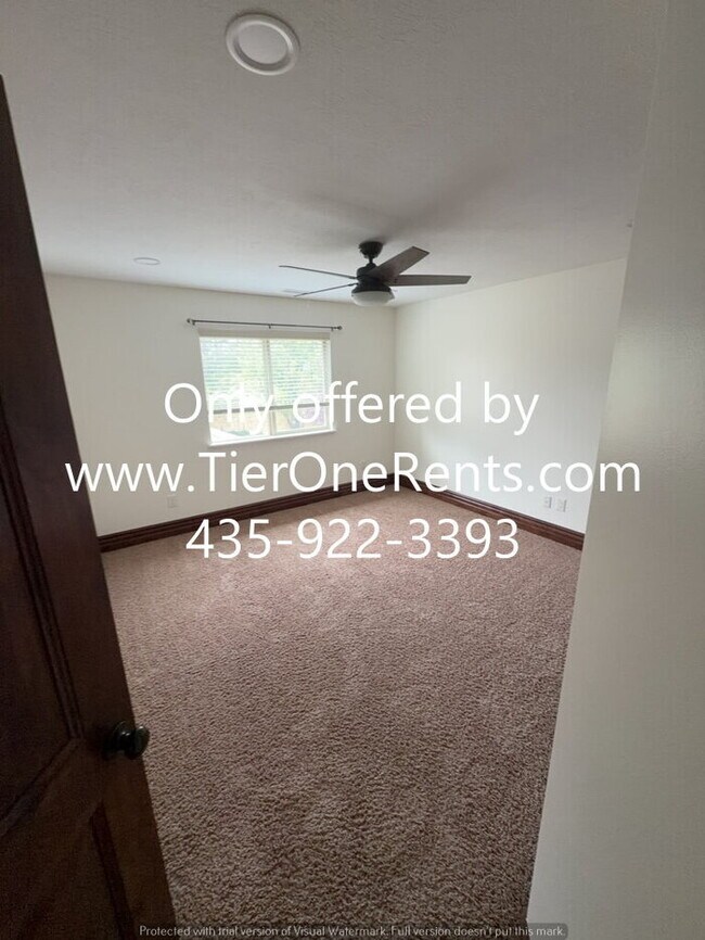 Building Photo - NO DEPOSIT option available for qualified renters!
