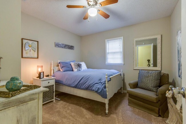 Bedroom 2 - 221 Fishburne St