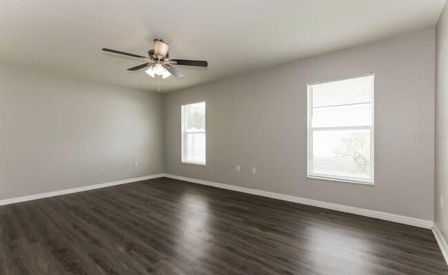 Building Photo - 1649 Hallcrest Dr