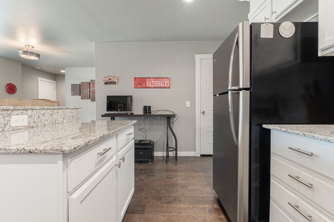 Building Photo - FIRST MONTH FREE!! Fully Furnished Condo!!  3 bedroom 2.5 bath minutes from the U of A!!!!