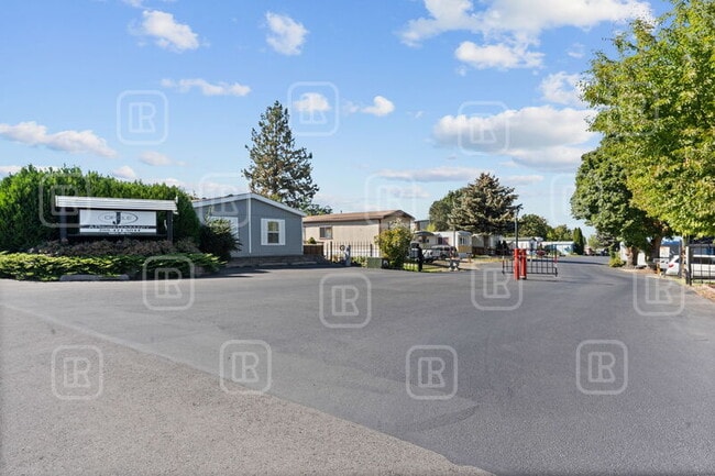 Building Photo - 7800 E Alki Ave