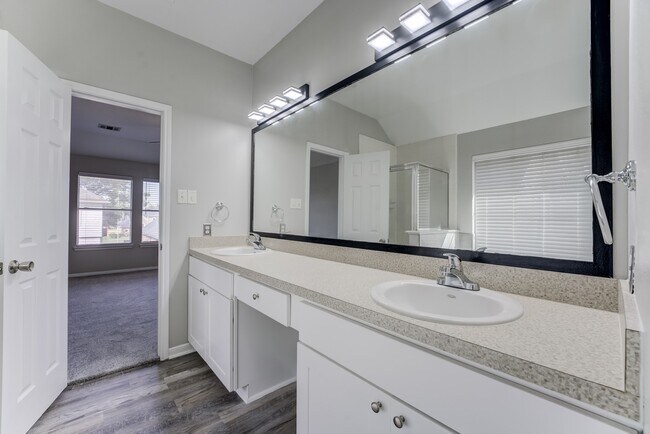 Building Photo - 12415 Silversmine Dr