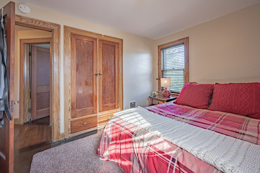 Building Photo - 118 Nassau Ave