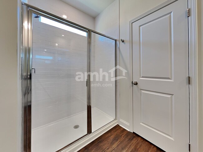 Building Photo - 152 Willow Ln