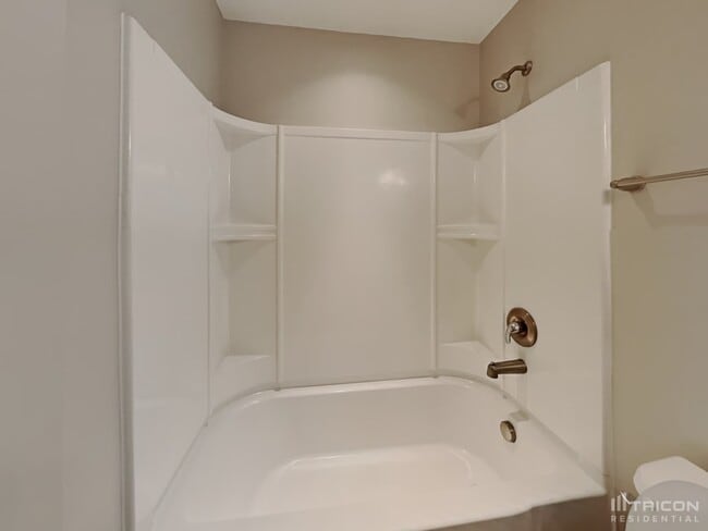 Building Photo - 332 Parmley Ln