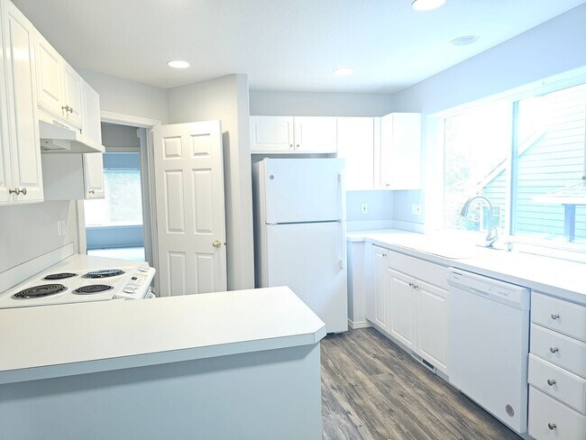Building Photo - 13200 SW Hidden Creek Pl