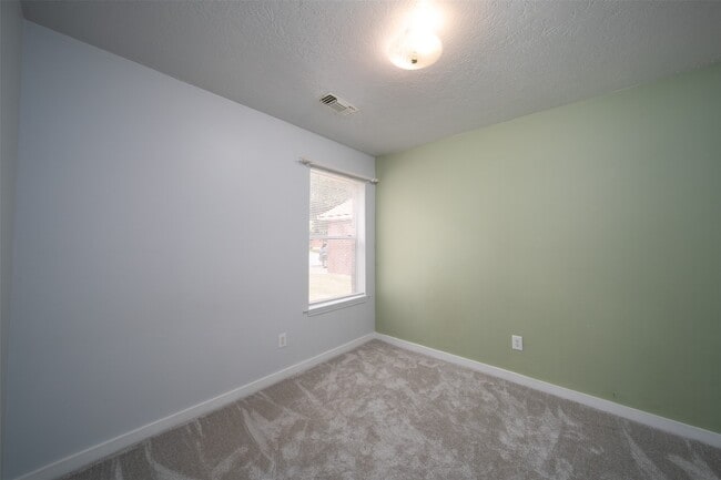 Building Photo - 11914 Rolling Stream Dr