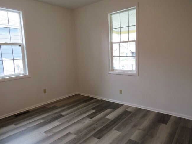 Building Photo - 2 Bed / 1 Bath House