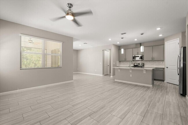 Building Photo - 4028 Southern Vis Lp