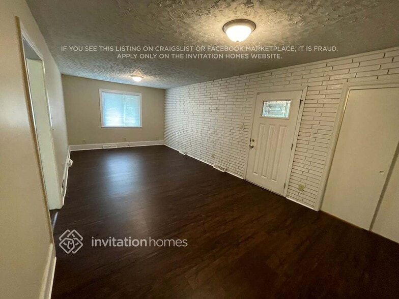 Building Photo - 208 N Milford Dr