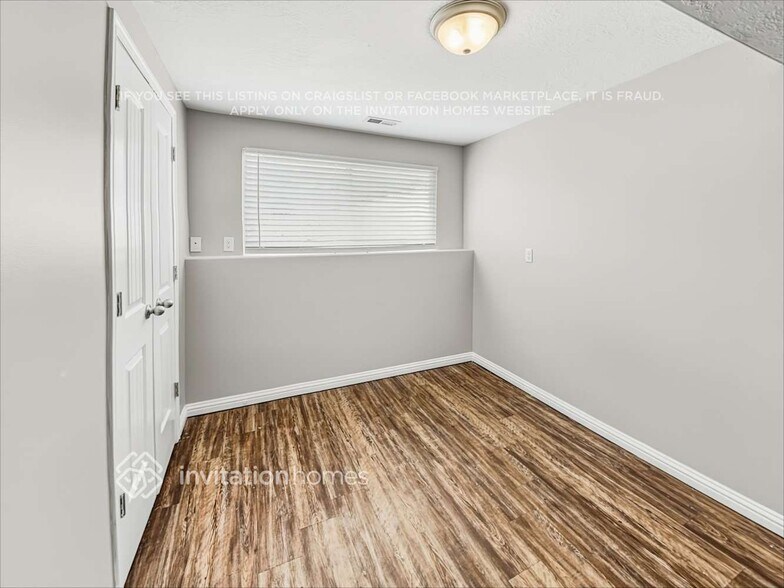 Building Photo - 6672 S Somerset Dr