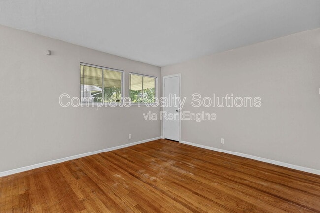 Building Photo - 10721 Spring Garden Dr
