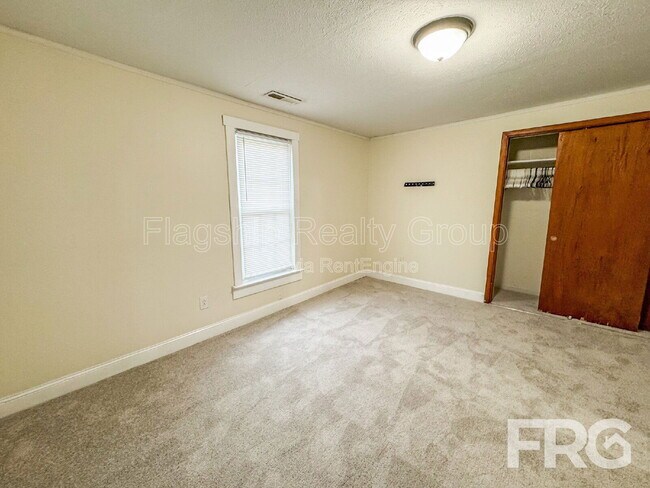 Building Photo - 914 Seaboard St