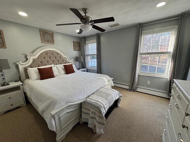 Building Photo - 83 Whiting St