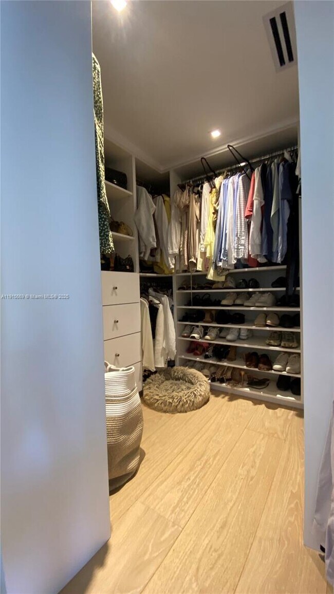 Building Photo - 1277 SW 19th St