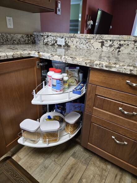 Building Photo - 5242 NE 6th Ave