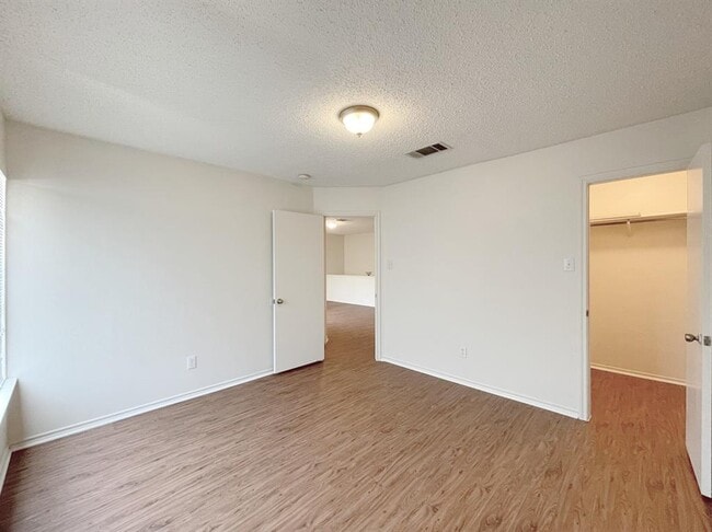 Building Photo - 2812 High Point Cove