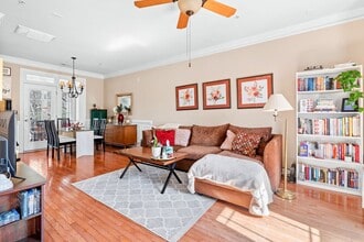 Building Photo - Beautiful 2 bedroom 2.5 bath Townhome in Carrboro
