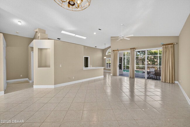 Building Photo - 37 Bay Pointe Dr