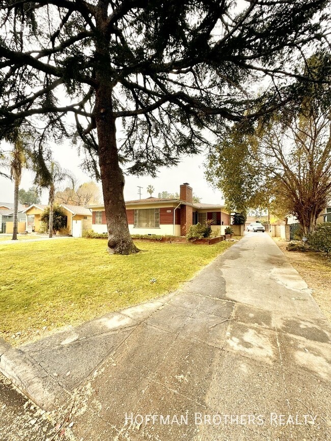 Building Photo - 6707 Blucher Ave
